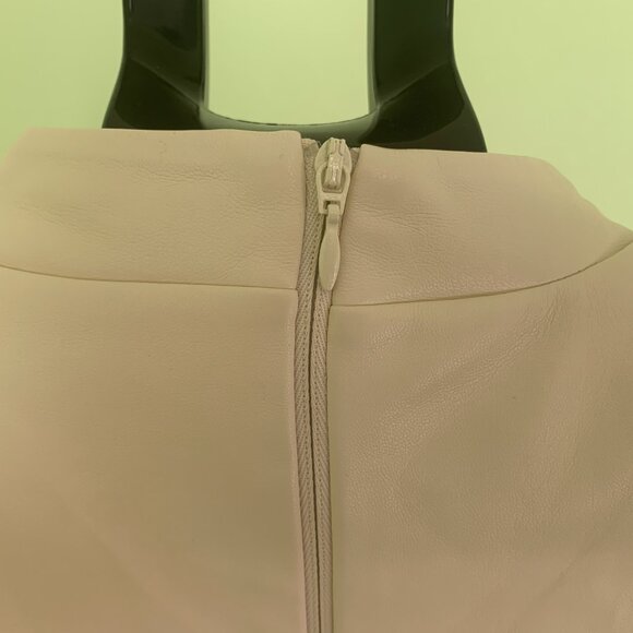 Express Faux Leather Top Size M Ivory Cream Mock Neck Puff Sleeve Peplum zip - Picture 10 of 15